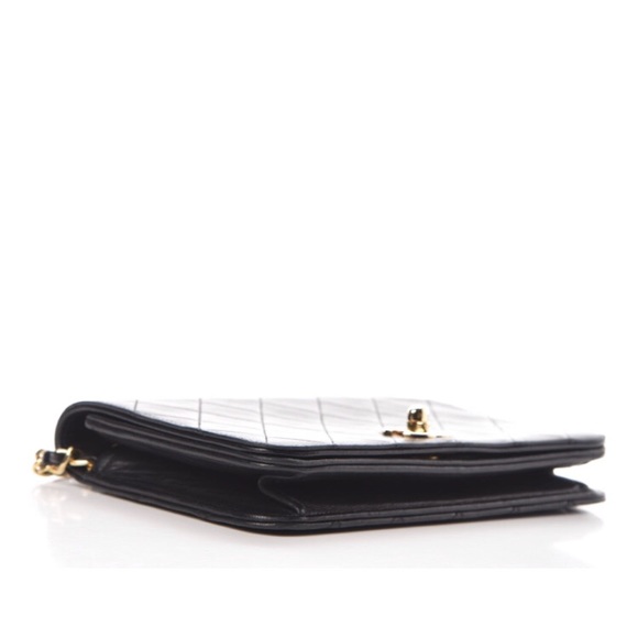 ❌❌❌SOLD❌❌❌ Vintage Chanel Lambskin Quilted Small - Picture 4 of 8